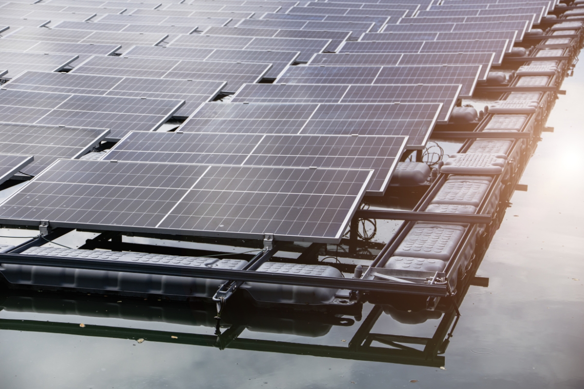 Hệ thống điện mặt trời Hybrid là gì?